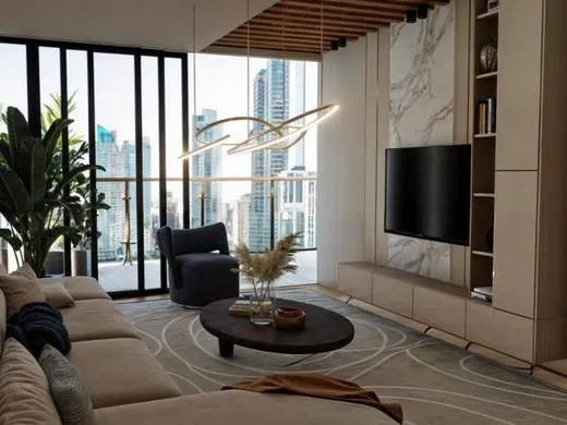 Propuesta de diseño de la sala con lámpara escultórica y vista panorámica